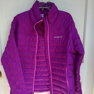 Bright plum Columbia Medium blackbird puffy jacket